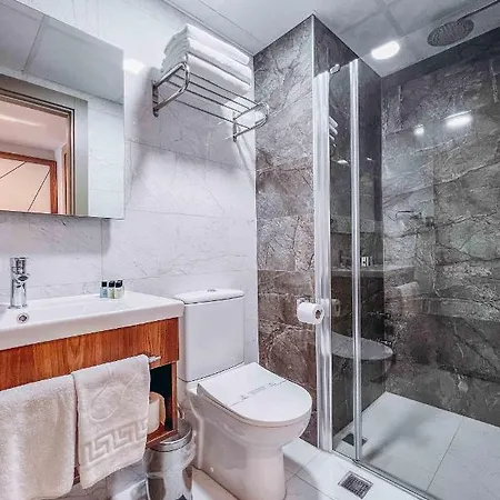 Hakcan 3* איזמיר