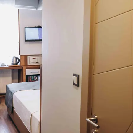 ホテル Hakcan イズミル