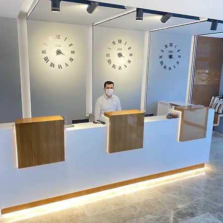 ホテル Hakcan イズミル