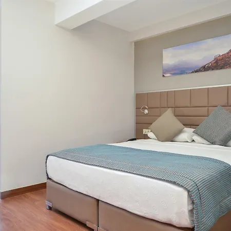 Hakcan Hotell 3*